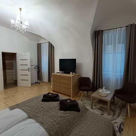 Krizkov Dom Apartment Кремница Екстериор снимка