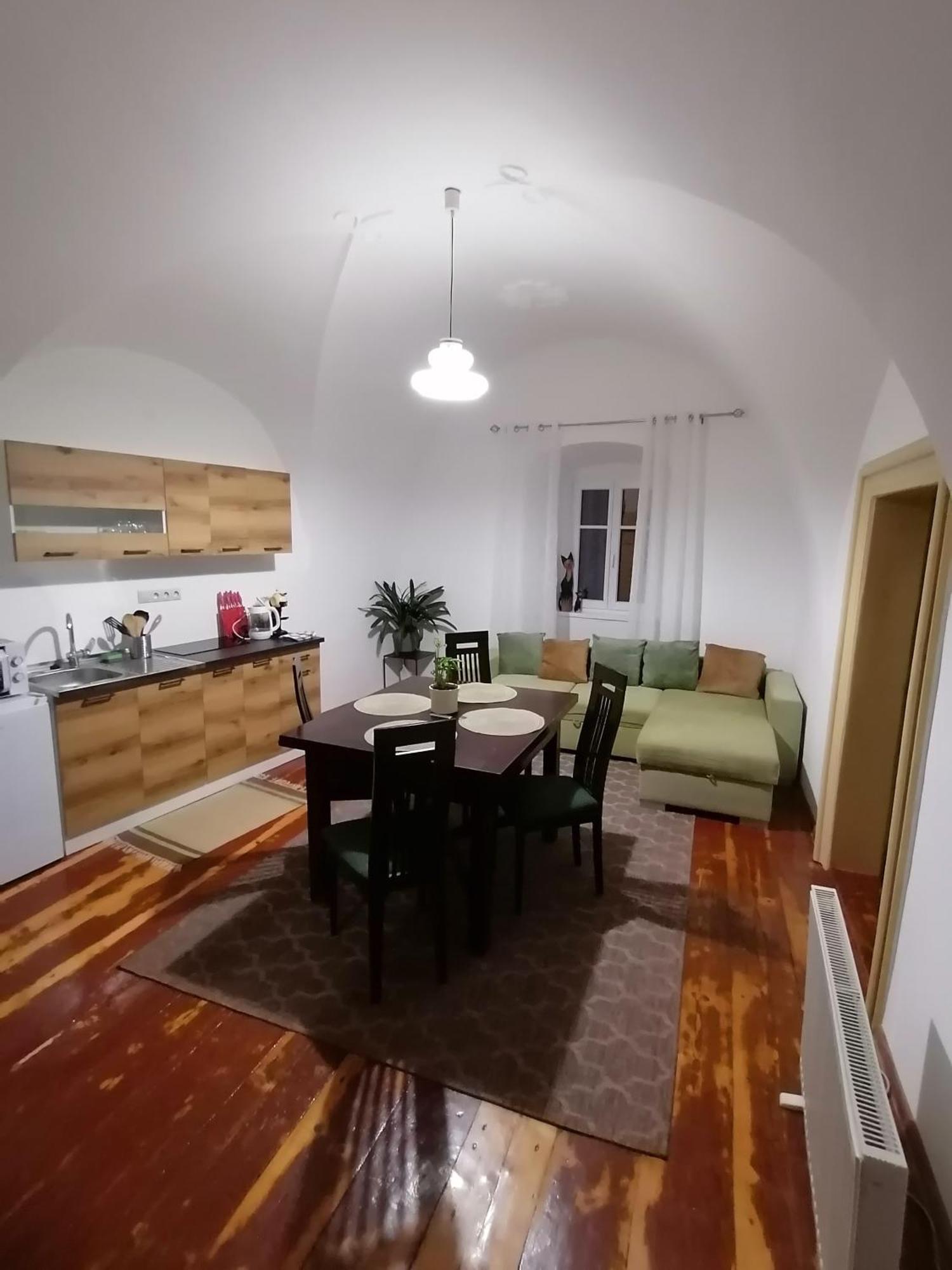 Krizkov Dom Apartment Кремница Екстериор снимка