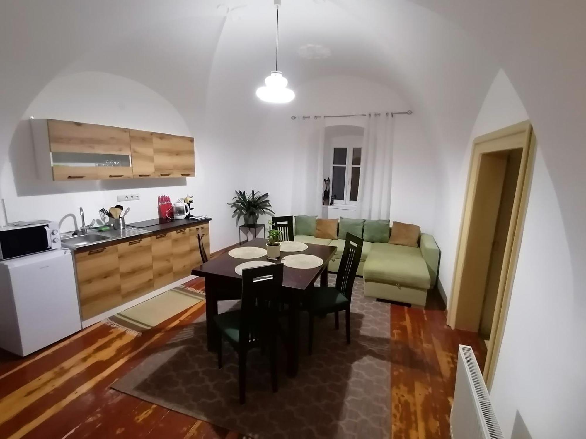 Krizkov Dom Apartment Кремница Екстериор снимка