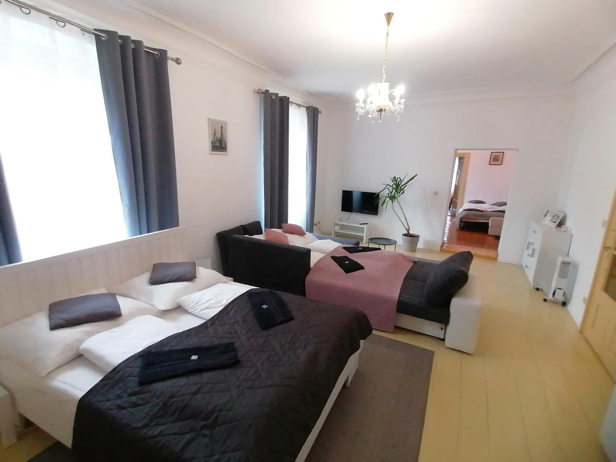 Krizkov Dom Apartment Кремница Екстериор снимка