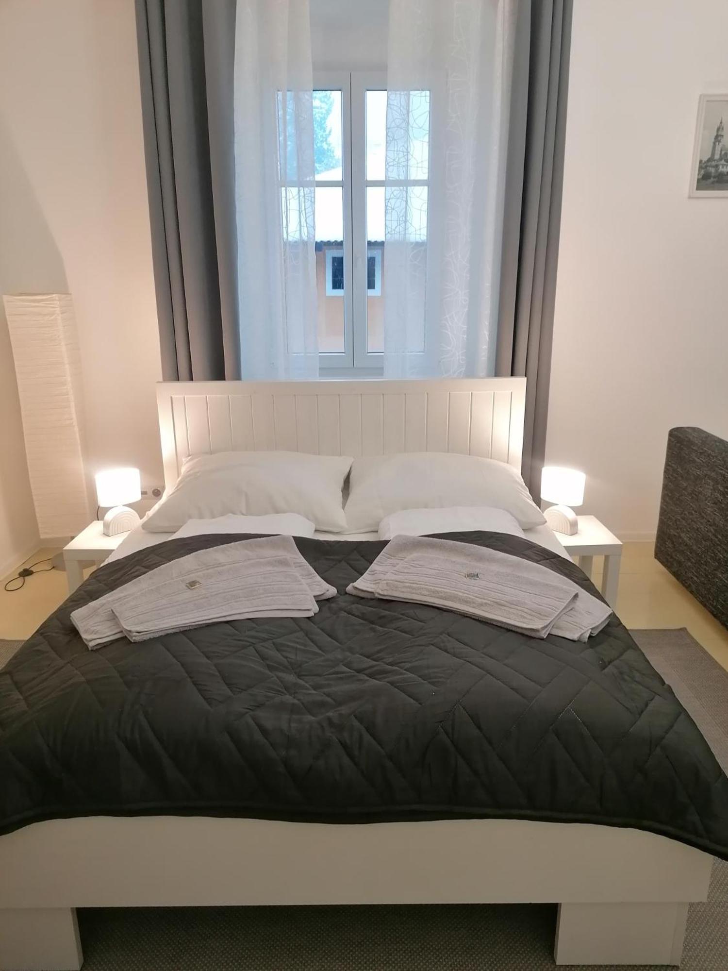 Krizkov Dom Apartment Кремница Екстериор снимка