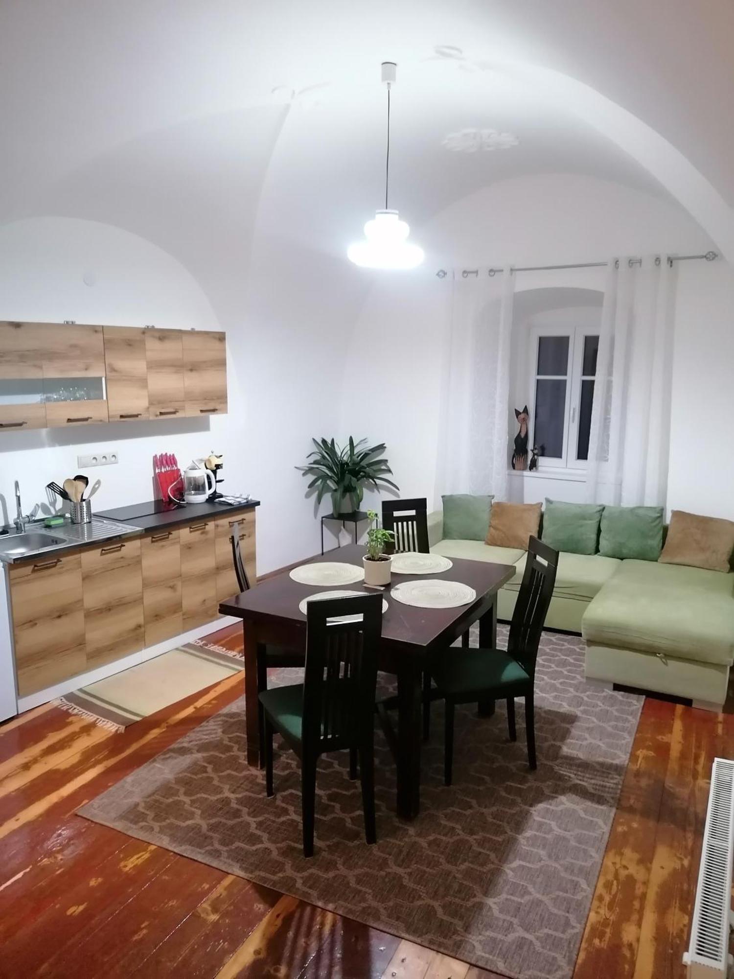 Krizkov Dom Apartment Кремница Екстериор снимка