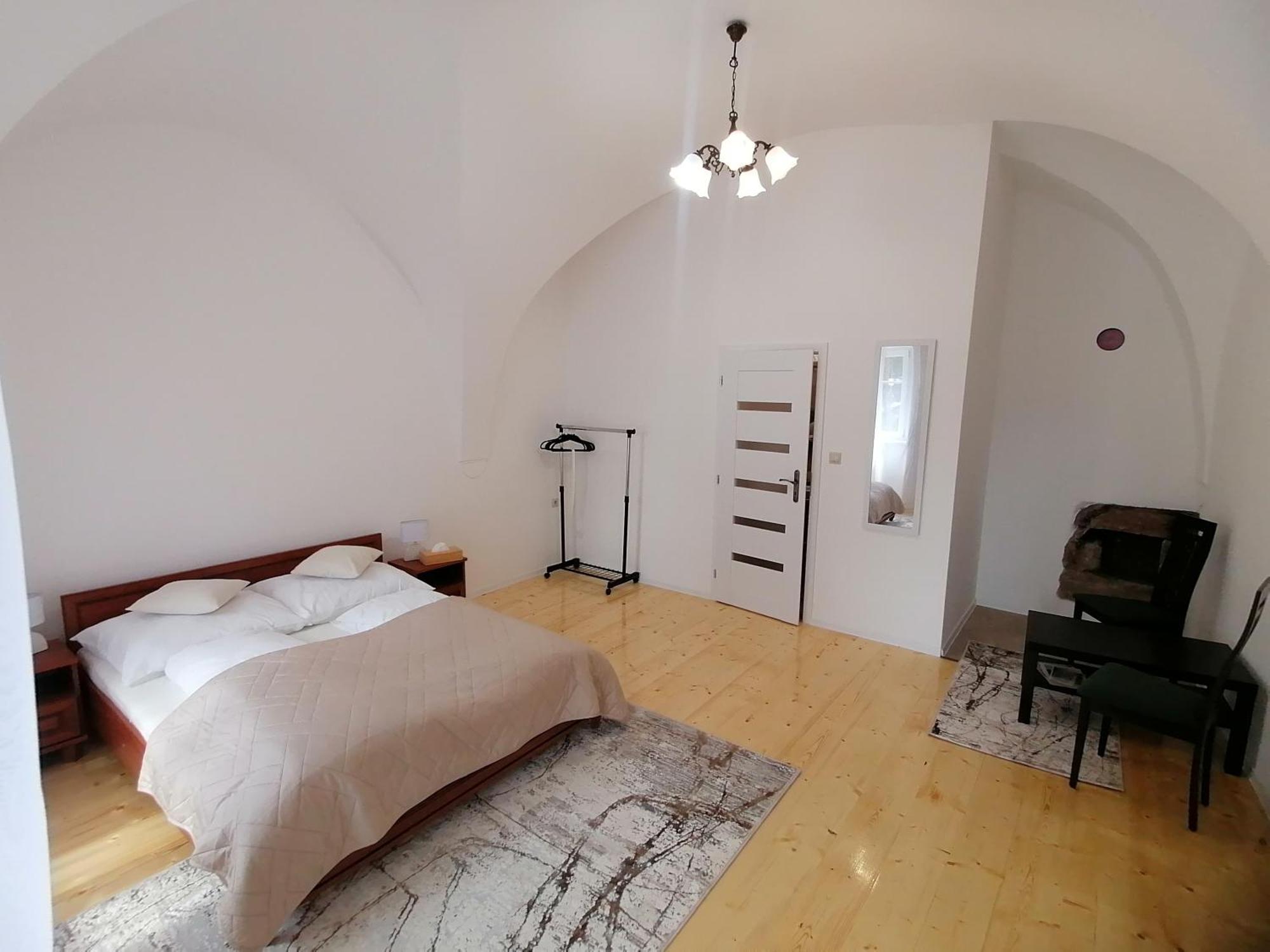 Krizkov Dom Apartment Кремница Екстериор снимка
