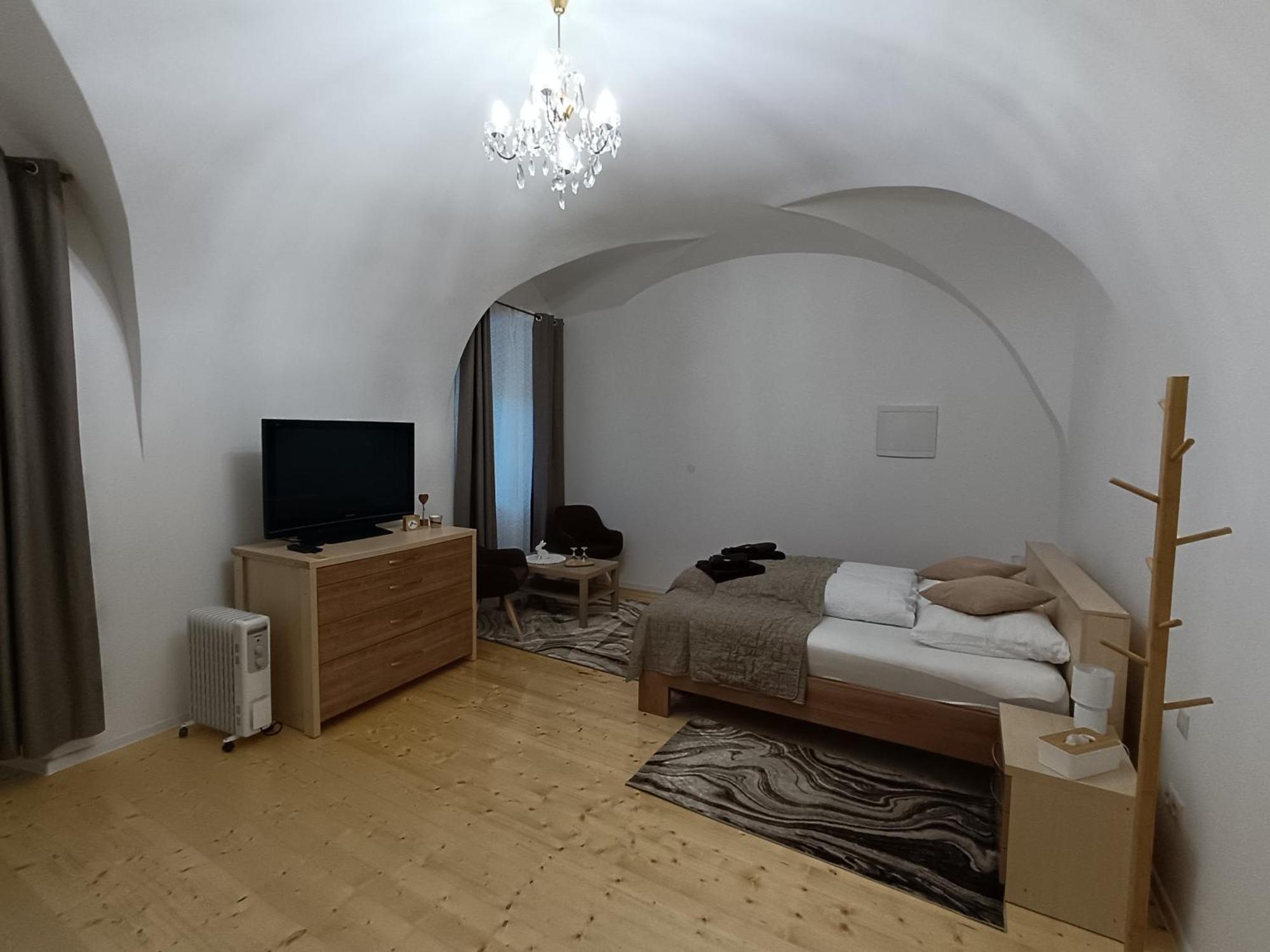 Krizkov Dom Apartment Кремница Екстериор снимка